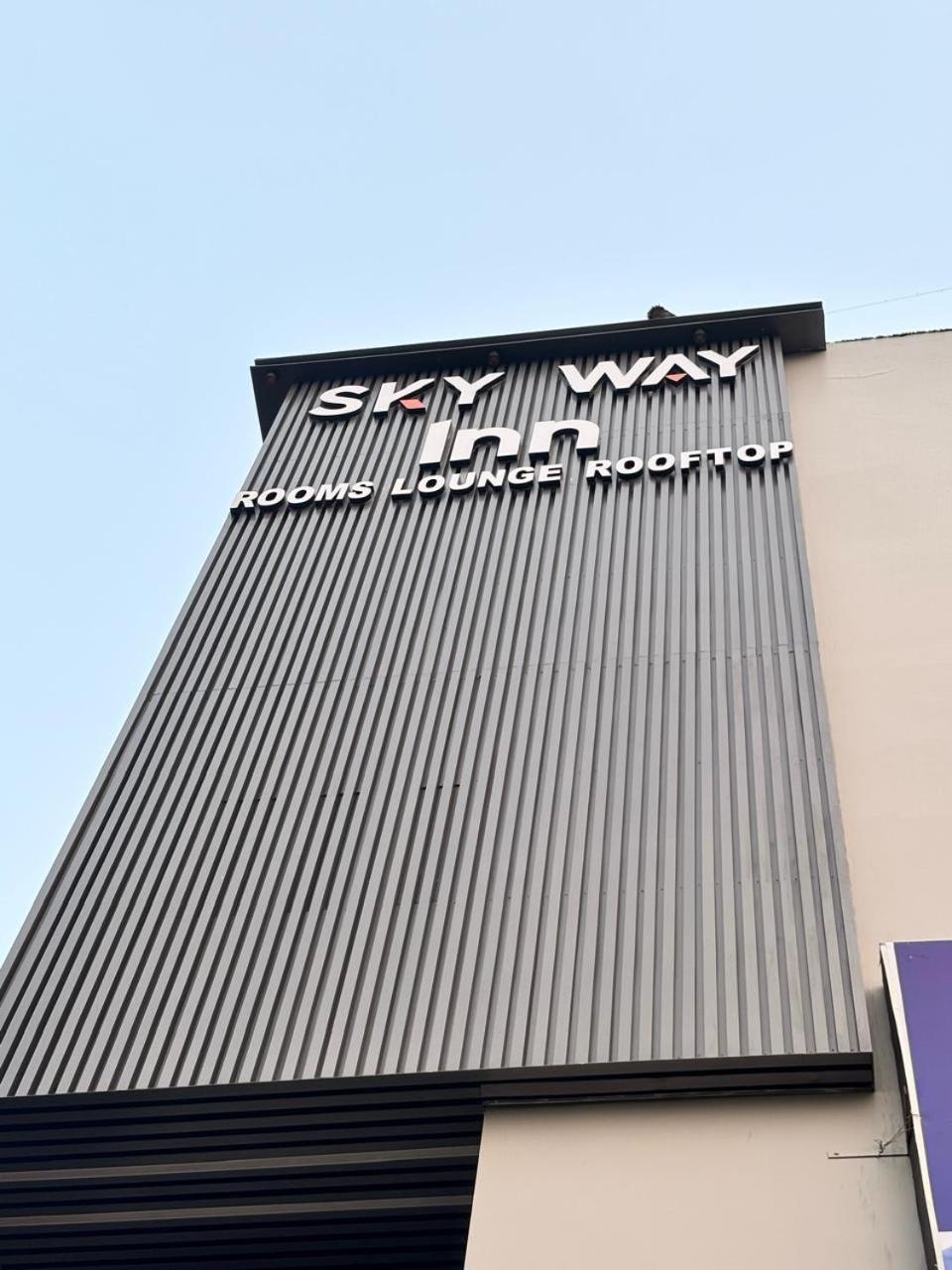 Hotel Sky Way Inn Hisār Esterno foto