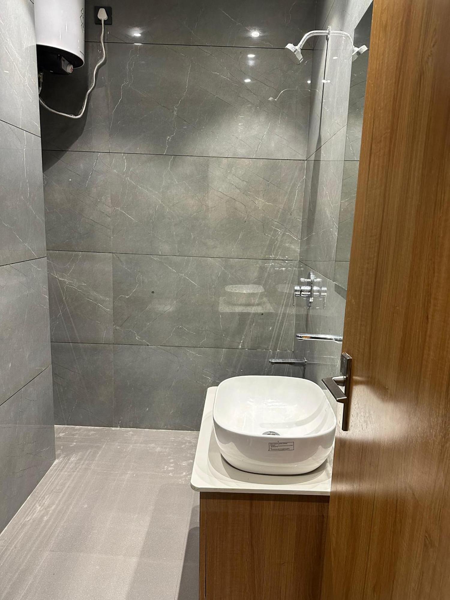 Hotel Sky Way Inn Hisār Esterno foto